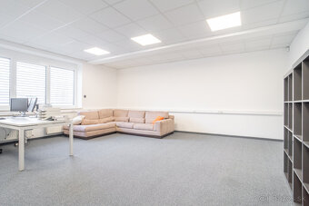 Na predaj priemyselný objekt s investičným potenciálom v Sen - 14