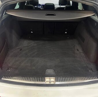 Mercedes Benz E class 220d AMG Line 4MATIC - 14