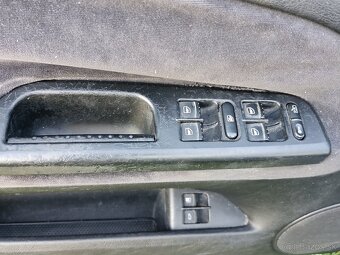Volkswagen Passat sedan 1.9 TDI Comfortline 96kw r.v.2003/04 - 14