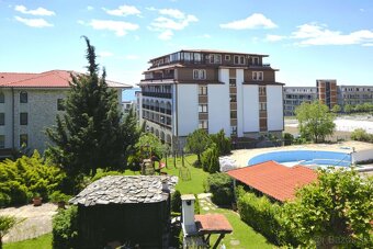 Apartmán 2+kk s výhledem na bazén a moře, 300 m od pláže - 14