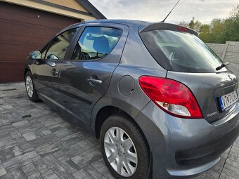 Predám Peugeot 207 1.4 benzín - 14