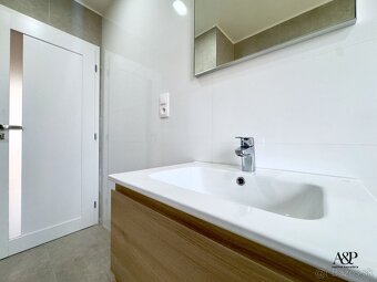 KOMPLETNE REKONŚTRUOVANÝ 3 IZBOVÝ BYT, 66M2, HOSPODÁRSKA UL. - 14