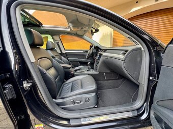 Skoda Superb COMBI 2.0tdi 125kw 4x4+NAVI+Panorama+TOP stav - 14
