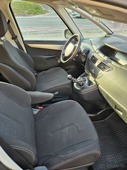 Predám Citroën C4 Grand Picasso 2.0 HDi (150k) - 14