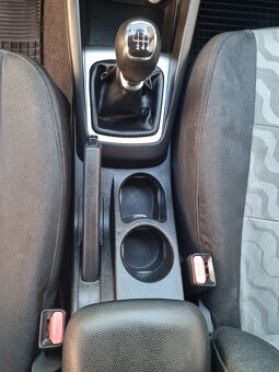 Kia Cee´d SW 1.6 CRDi VGT LX ISG - 14
