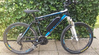 Celoodpružený horský bicykel Cube prerobený na elektrický - 14