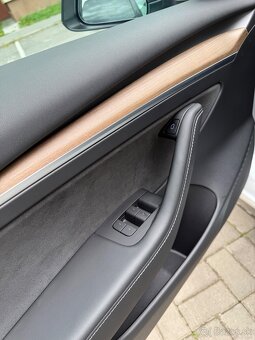 TESLA 3 Facelift Performance 4x4 Black packet - 14