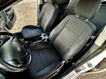 Hyundai I30 CW 1.6CRDI 66kw rok 2012 - 14