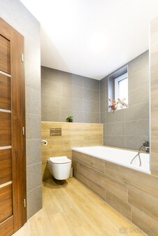 Kvalitne zrekonštruovaný dom vo Veľkých Kostoľanoch - 14