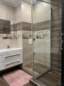 Predám trojizbový byt v PLATO Levice - 14