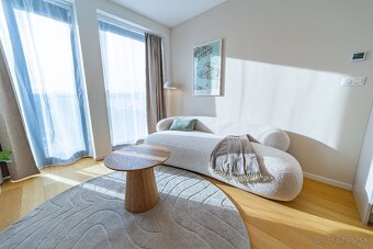 EXKLUZÍVNE a LUXUSNE ZARIADENÝ, ÚPLNE NOVÝ 2izb. BYT s PARKO - 14