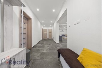 Rodinný dom s veľkým pozemkom v obci Vrakuň na predaj - 14