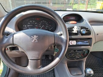 Peugeot 206 1,4 benzín - 14
