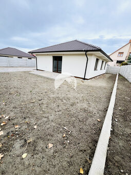 Reality KOMPLEX s.r.o., Vám ponúka na predaj moderný 4-izbov - 14