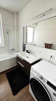 Odstúpim prenájom 3izb bytu (85 m² + 5 m²) Námestie Iglovia - 14