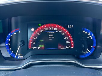 Toyota Corolla Combi 1.8 Hybrid E-CVT, r.v.: 2021 - 14