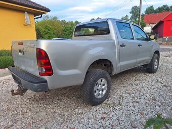 TOYOTA HILUX 2,5 DIESEL 4X4 UZÁVIERKU MA - 14
