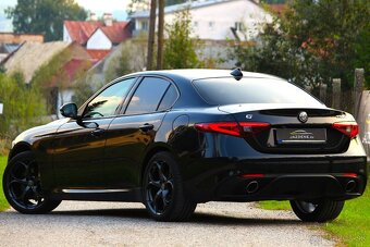 Alfa Romeo Giulia 2.0 Turbo 280 Veloce AT AWD - 14