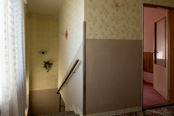 Starší trojpodlažný dom blízko centra - 14