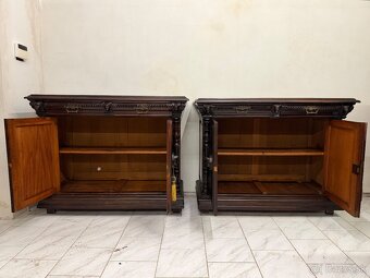 Starožitné skříně Henri II. - 14