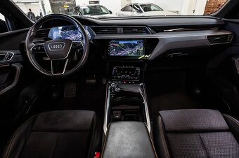 Audi E-tron - 14