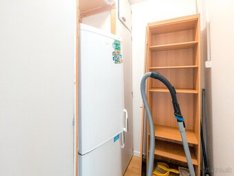 Väčší 3-izbový byt s loggiou s panoramatickým výhľadom - 14