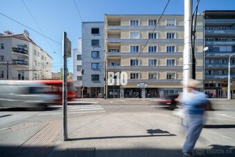 STAROMESTSKÝ 4-IZBOVÝ BYT na ul. ŠPITÁLSKA S ATMOSFÉROU PRI  - 14