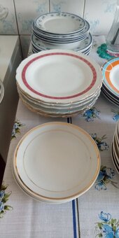 Kosiky,šálky poháre podnosy taniete - 14