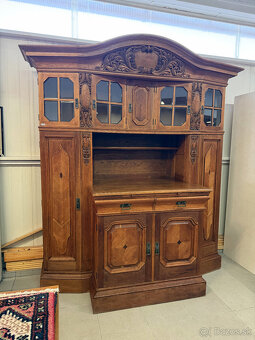Dubové příborníky a vitriny Belgie a Německo - 14