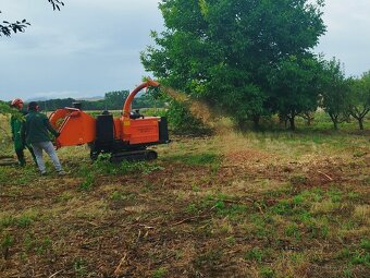 ♻️ Prenajmem profesionálny drvič /štiepkovač/ konárov. ♻️ - 14