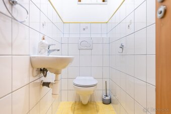 Samostatný 5 izb. rodinný dom vo výbornej lokalite v Trnave - 14