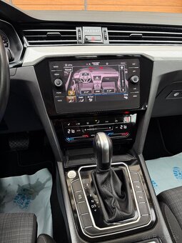 Volkswagen Passat Variant 2.0 TDI EVO Elegance DSG - 14