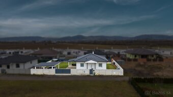 Moderný bungalov s krásnym pozemkom 700m2/Podhorie - Beluša - 14