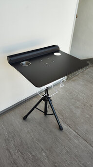 Tetovací stolík - tripod - 14