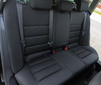 ŠKODA OCTAVIA COMBI 2.0 TDi 103KW CR FAMILY XENON ŤAŽNÉ - 14