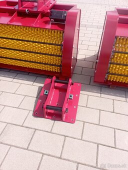 Triediaca lyžica jcb - 14