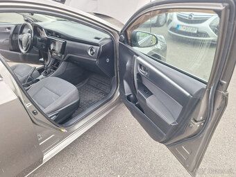Toyota Corolla 1.6 l Valvematic Executive - 14