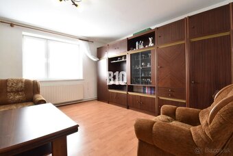 Rodinný dom s dvomi bytovými jednotkami, v centre Bytče. - 14