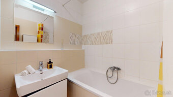 Pohodlné bývanie v priestrannom 5i byte na Záporožskej ul. - 14