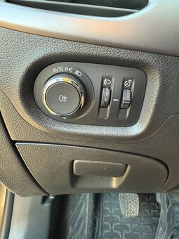 Opel Astra 1.4 T 92kW 1. majiteľ 110tkm serv kniha - 14