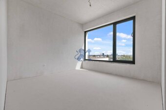 Nadštandardná 4- izbová terasová vila na Kolibe s krásnym vý - 14