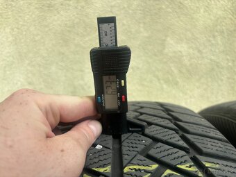 Zimné pneumatiky Continental 235 50 R19 - 14