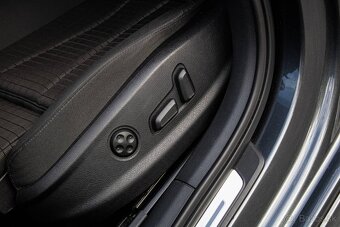 Audi A3 Sportback S-LINE 2.0 TDI DSG FACELIFT - Aj na splátk - 14