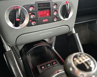 AUDI TT Coupe 1.8i 180koní Benzín + LPG - 14