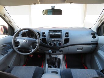 TOYOTA HILUX 2.5 D-4D // 230000KM // 4X4 // SR // 1.MAJITEĽ - 14