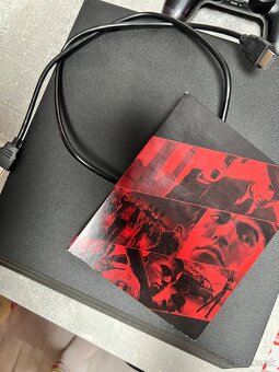 PS4 PRO 1TB + 2x joystick + hra Mafia - 14