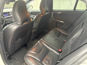 Vovlo V60 R design D4 - 14