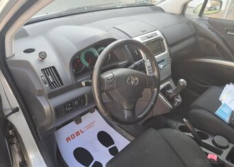 Toyota Corolla Verso 2,0 D4-D Terra Base SFX 16 nafta - 14
