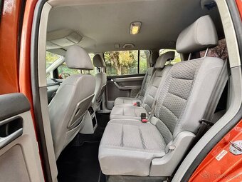 Volkswagen Touran 1.9 TDi, 2009, 7 miestny - 14