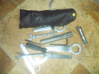 řídítka,padáky,zrcátka,světla,řetězy,páčky,brzd. pump - 14